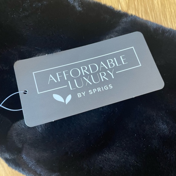 Sprigs Faux Fur Scarf Soft and Women’s Neck Tie - Picture 13 of 14